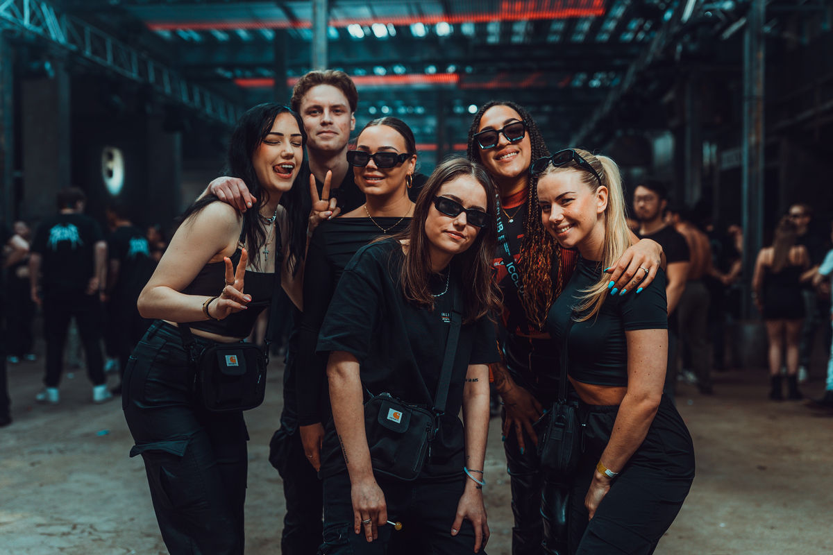 Loading... just a sec